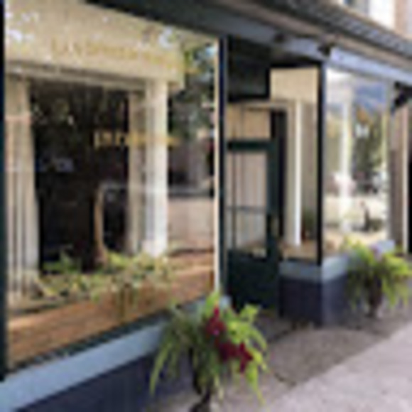 Meet your Posher, Norah - Picture 1 of 1